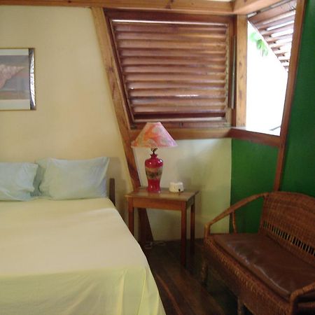 Whistling Bird Hotel Negril Bagian luar foto
