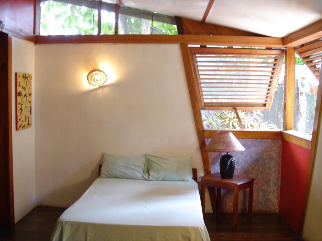 Whistling Bird Hotel Negril Bagian luar foto